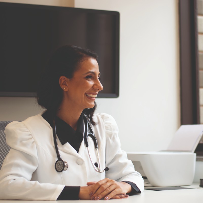 Dra. Raquel Bandeira Infectologista